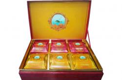 Bánh trung thu Yến Sào hộp 6 bánh x 200gr (3 thập cẩm, 3 nhân mềm)